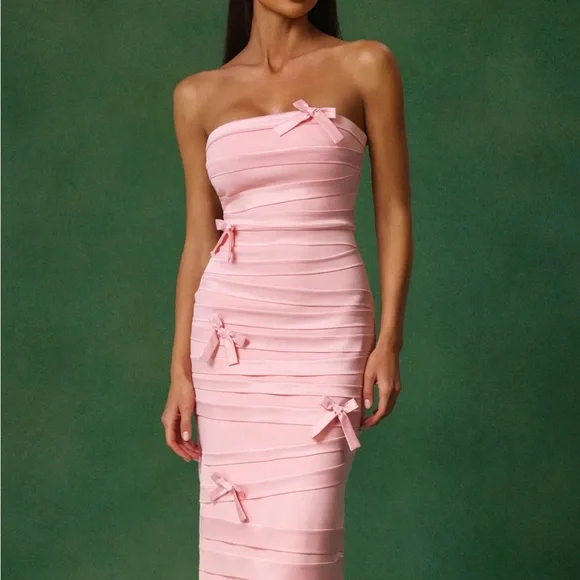 Gayu Sleeveless Bow Wrinkles Midi Dress NWT - Picture 3 of 5